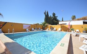 Estudios Con Piscina Compartida En Conil.